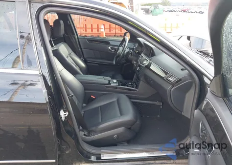 2011 Mercedes-Benz E 350 z USA, uszkodzony, nr VIN WDDHF5GB2BA406385